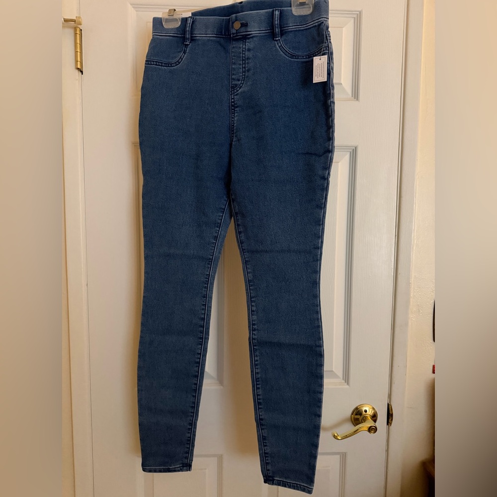NWT  2 PAIR of Time and Tru Blue Women's Jeggings
Size 4-6 - Picture 7 of 8